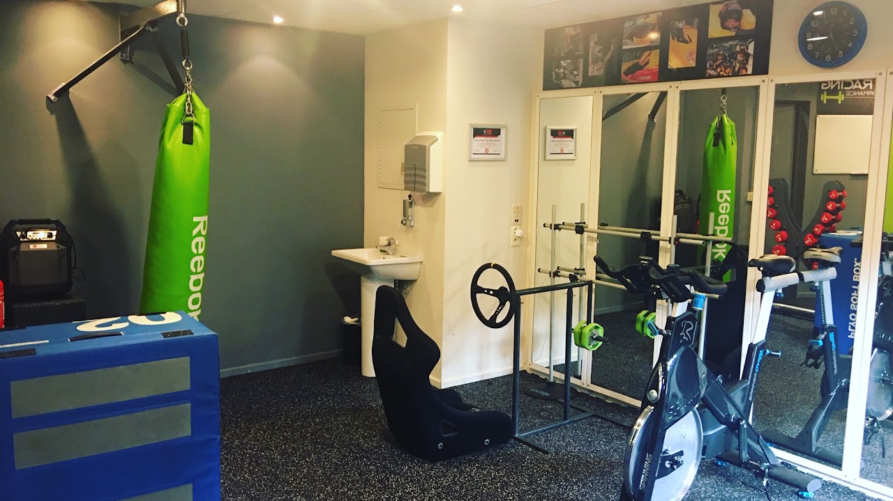 Salle d'entraînement — Fit Racing Performance Room